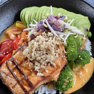 Special salmon Avocado bowlاسپشیال سلمن آواکادو